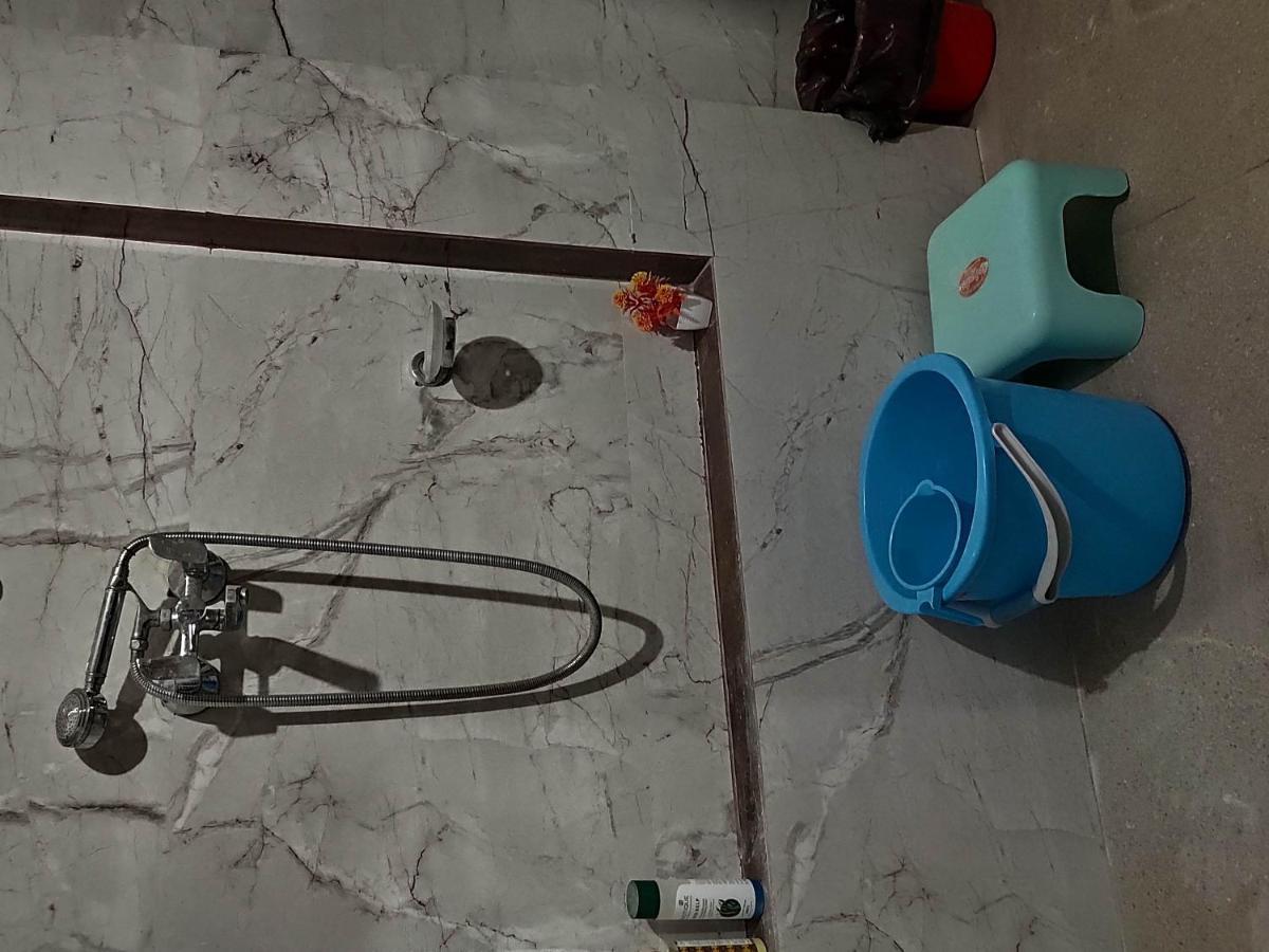 Ira Homestay Mathura - Divine Spiritual Stay المظهر الخارجي الصورة