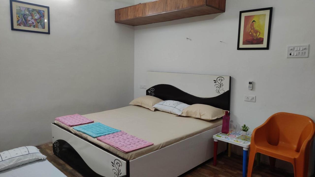 Ira Homestay Mathura - Divine Spiritual Stay المظهر الخارجي الصورة