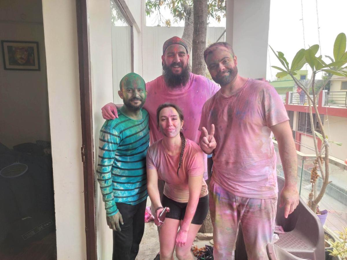 Ira Homestay Mathura - Divine Spiritual Stay المظهر الخارجي الصورة